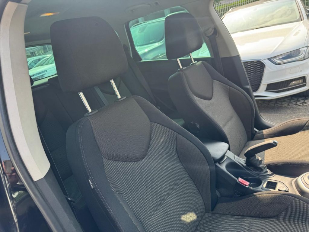 PEUGEOT 308 1.6 8V e-HDi 115CV S&S AUT. SW Sport - 13