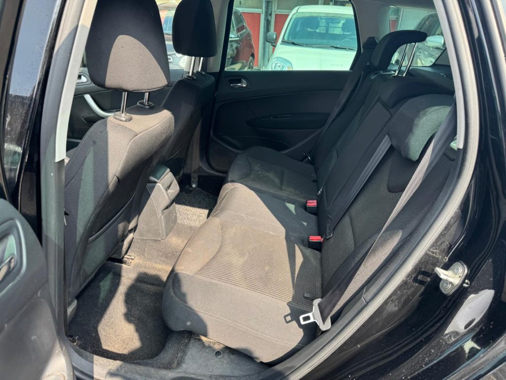 PEUGEOT 308 1.6 8V e-HDi 115CV S&S AUT. SW Sport - 15