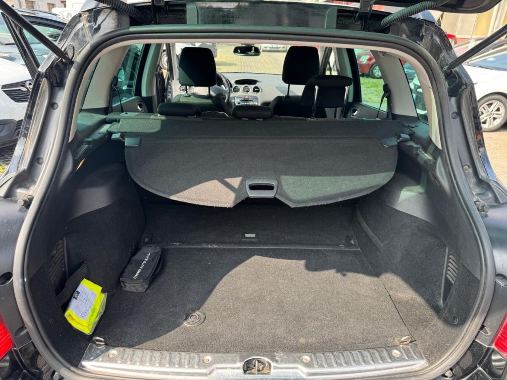 PEUGEOT 308 1.6 8V e-HDi 115CV S&S AUT. SW Sport - 19