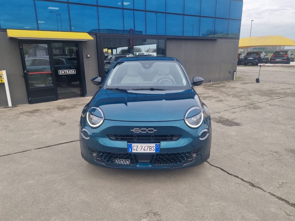 FIAT 600 Hybrid 100 CV DCT MHEV La Prima Aziendale - 2