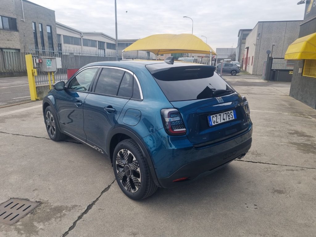 FIAT 600 Hybrid 100 CV DCT MHEV La Prima Aziendale - 6