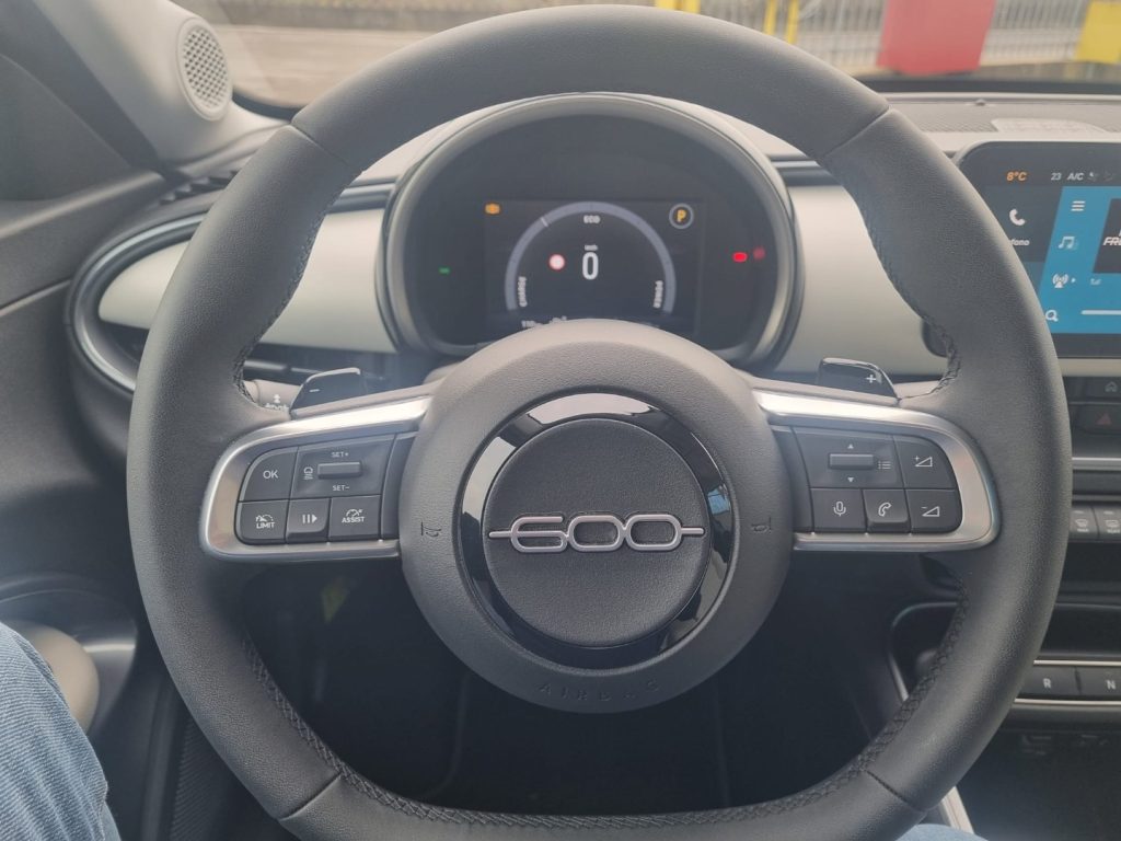 FIAT 600 Hybrid 100 CV DCT MHEV La Prima Aziendale - 10