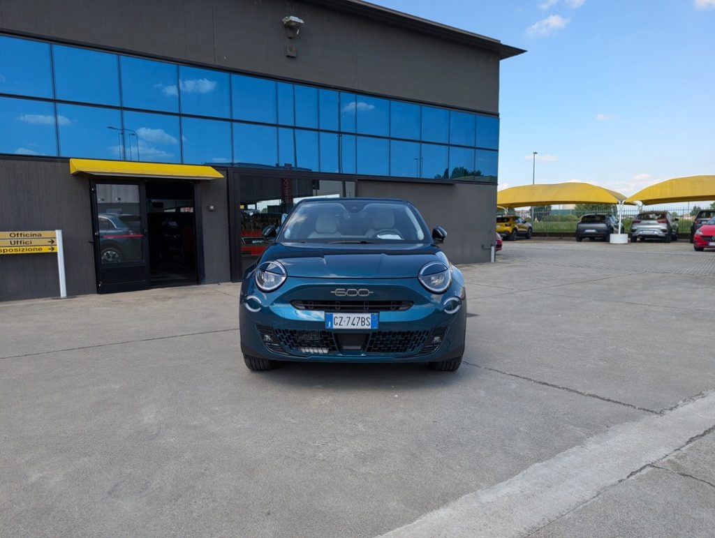 FIAT 600 Hybrid 100 CV DCT MHEV La Prima Aziendale - 2