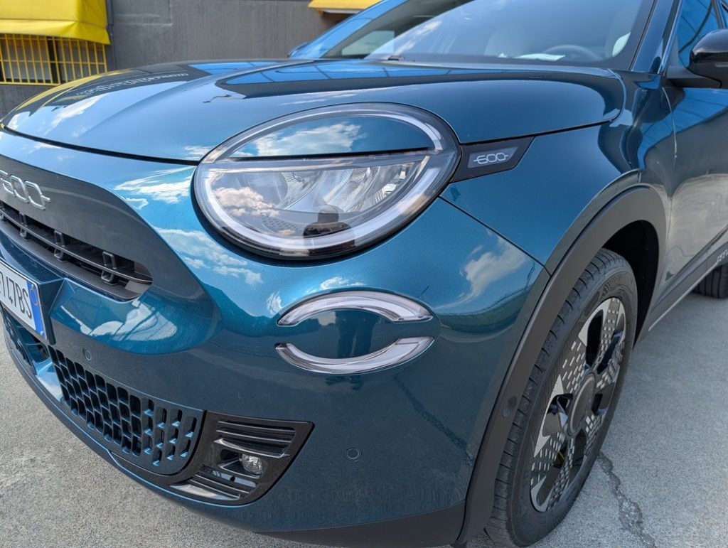 FIAT 600 Hybrid 100 CV DCT MHEV La Prima Aziendale - 11