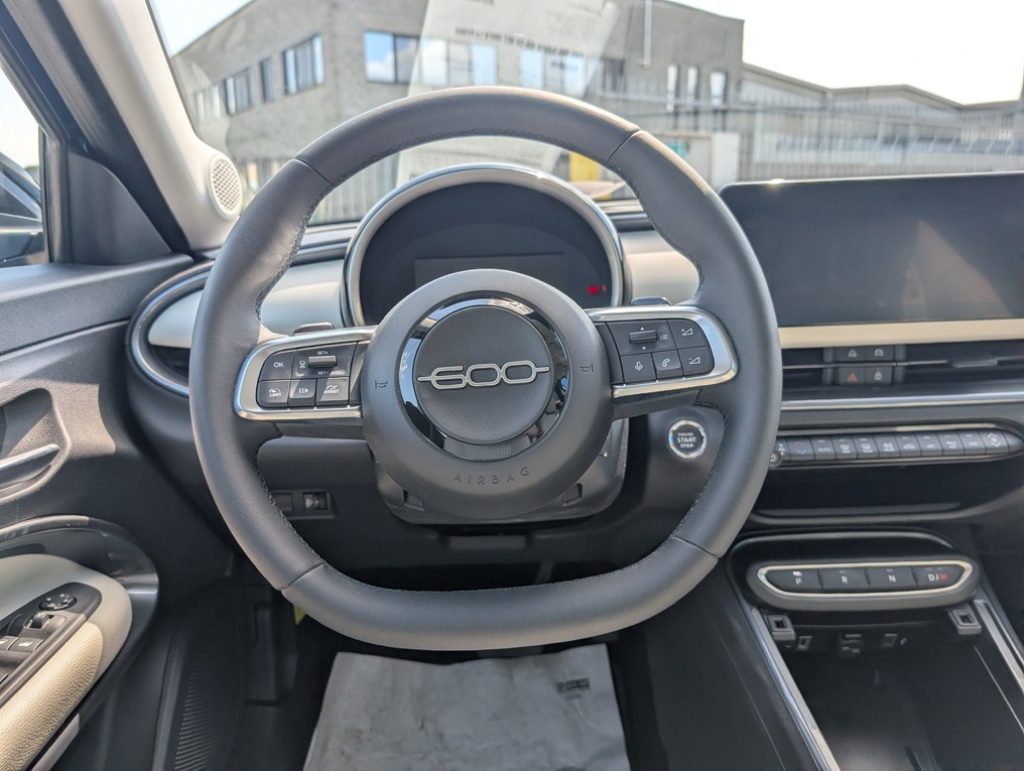 FIAT 600 Hybrid 100 CV DCT MHEV La Prima Aziendale - 12