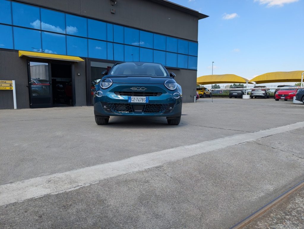 FIAT 600 Hybrid 100 CV DCT MHEV La Prima Aziendale - 26