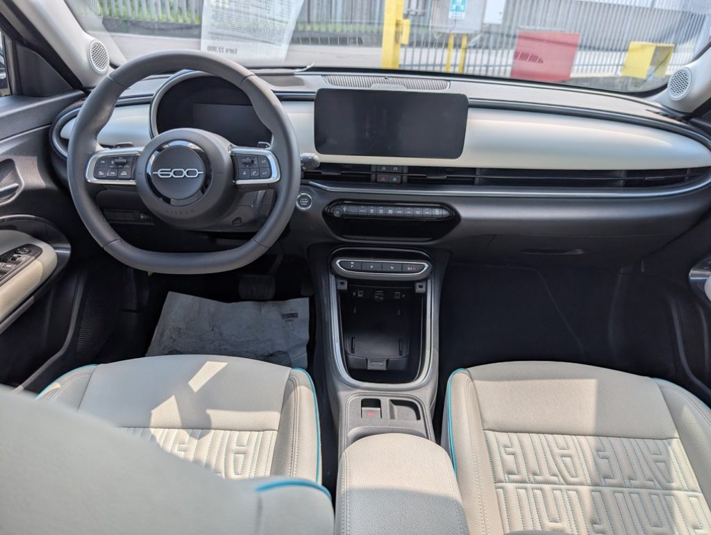FIAT 600 Hybrid 100 CV DCT MHEV La Prima Aziendale - 31