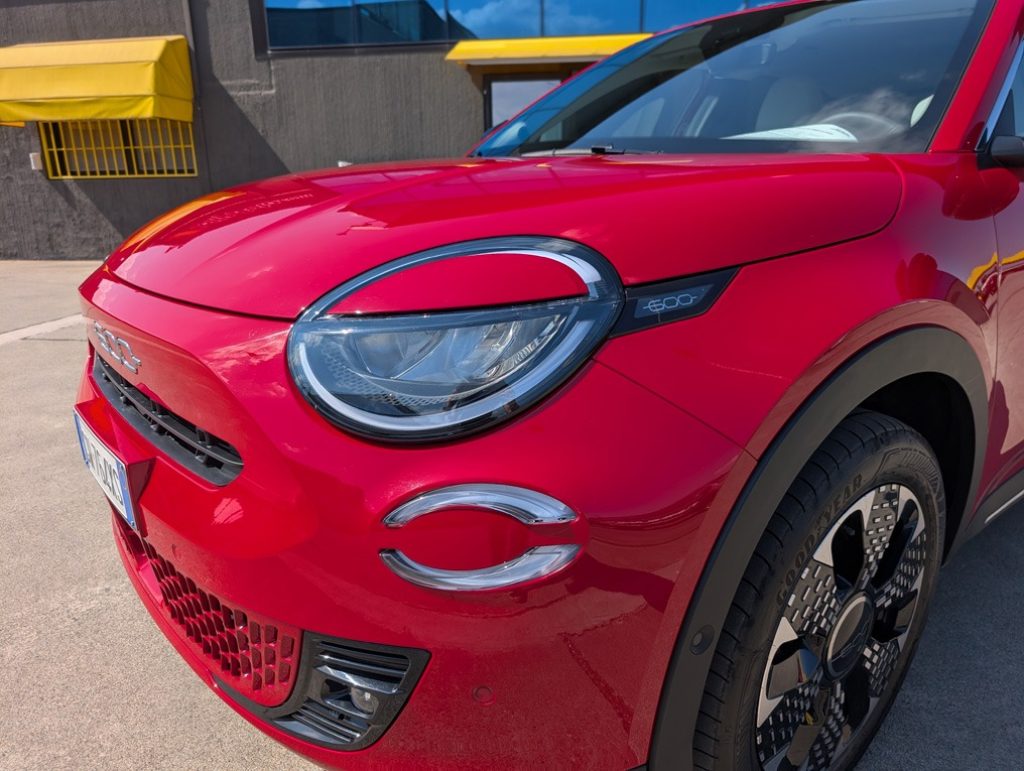 FIAT 600 Hybrid 100 CV DCT MHEV La Prima Aziendale - 11