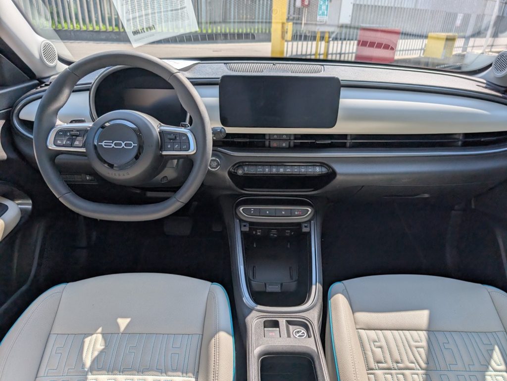 FIAT 600 Hybrid 100 CV DCT MHEV La Prima Aziendale - 31