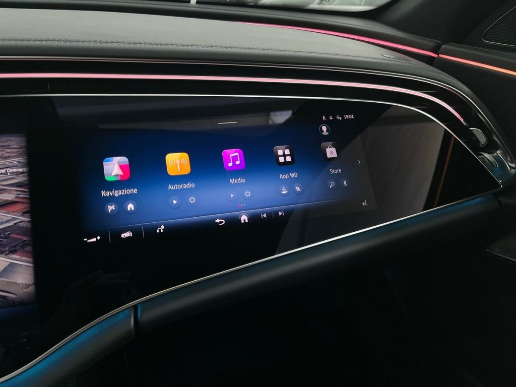 MERCEDES-BENZ E 220 d Mild hybrid 4Matic AMG Line Premium - 13