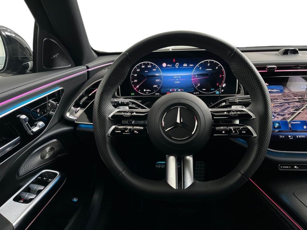 MERCEDES-BENZ E 220 d Mild hybrid 4Matic AMG Line Premium - 11