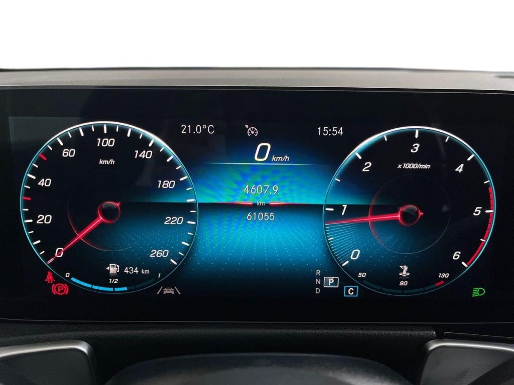 MERCEDES-BENZ GLB 200 d 4matic Premium - 8