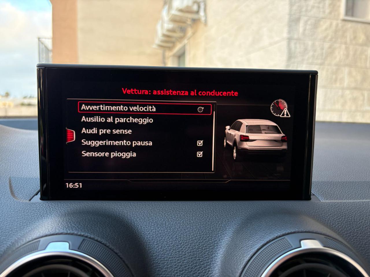 AUDI Q2 30 TDI Business VIRTUAL COCKPIT-RETROCAMERA - 25