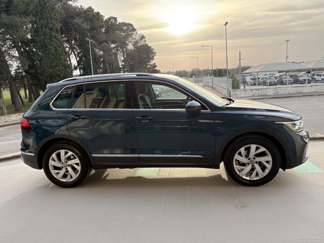 VOLKSWAGEN Tiguan 2.0 TDI 150 CV SCR DSG Elegance VIRTUAL - 4