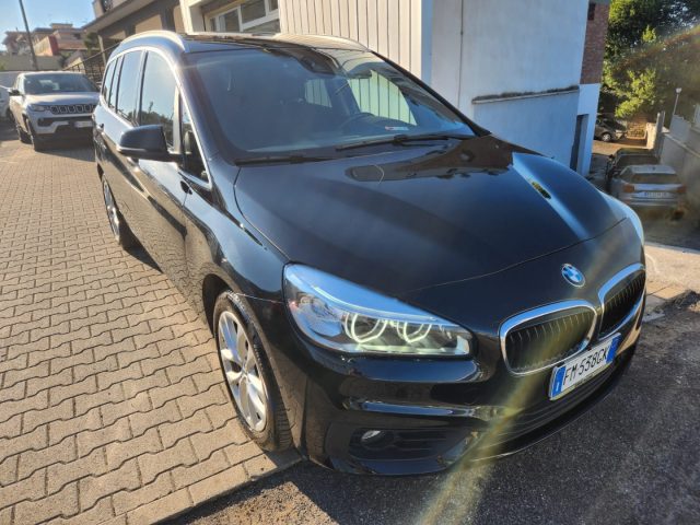 BMW 218 Nero pastello