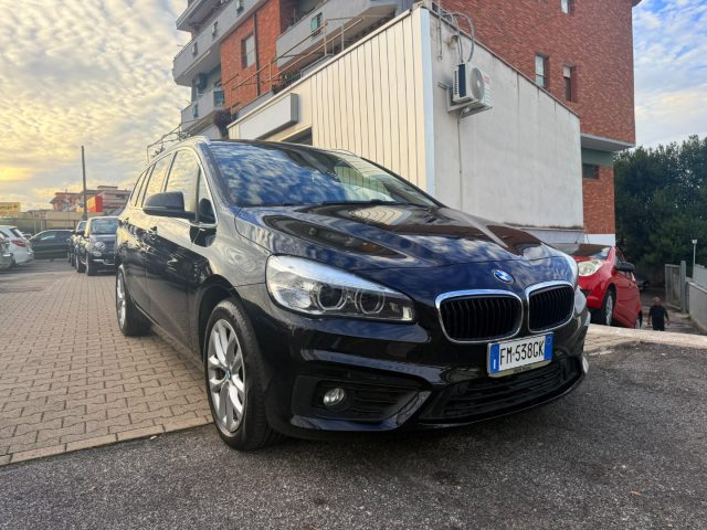 BMW 218 Nero pastello