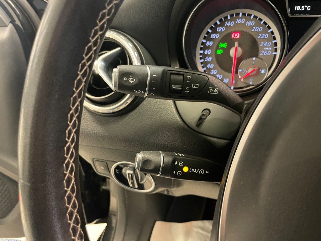 MERCEDES-BENZ GLA 180 d SPORT + TETTO PANORAMICO - 12