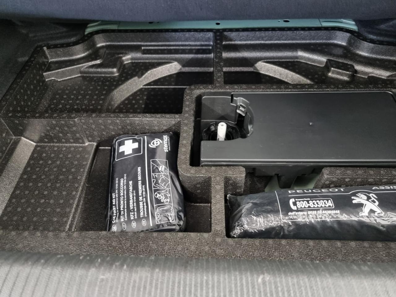 PEUGEOT 308 PureTech Turbo 130 S&S EAT8 GT - 12