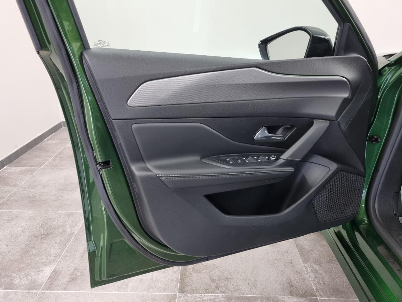 PEUGEOT 308 PureTech Turbo 130 S&S EAT8 GT - 18