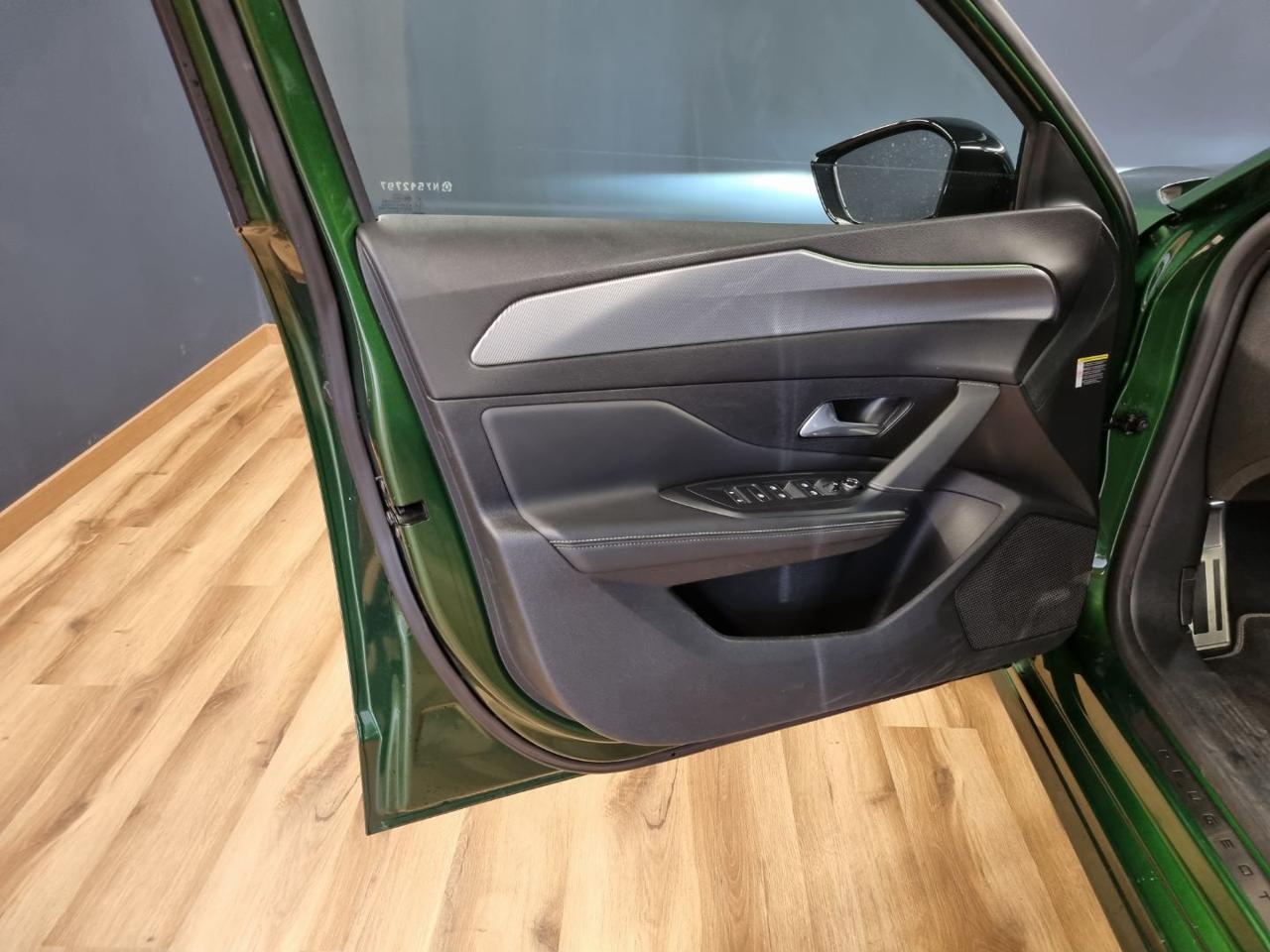 PEUGEOT 308 PureTech Turbo 130 S&S EAT8 GT - 19