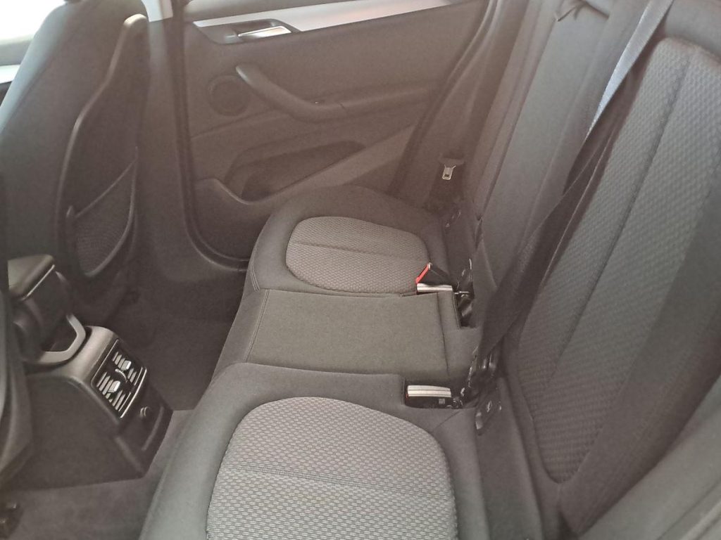 BMW X1 xDrive18d Business Advantage Aut. - 11