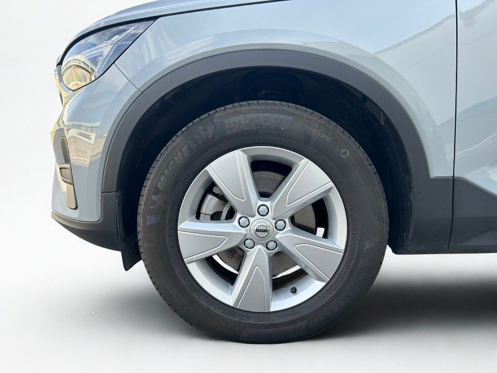 VOLVO XC40 B3 automatico Essential - Grid Foto 9