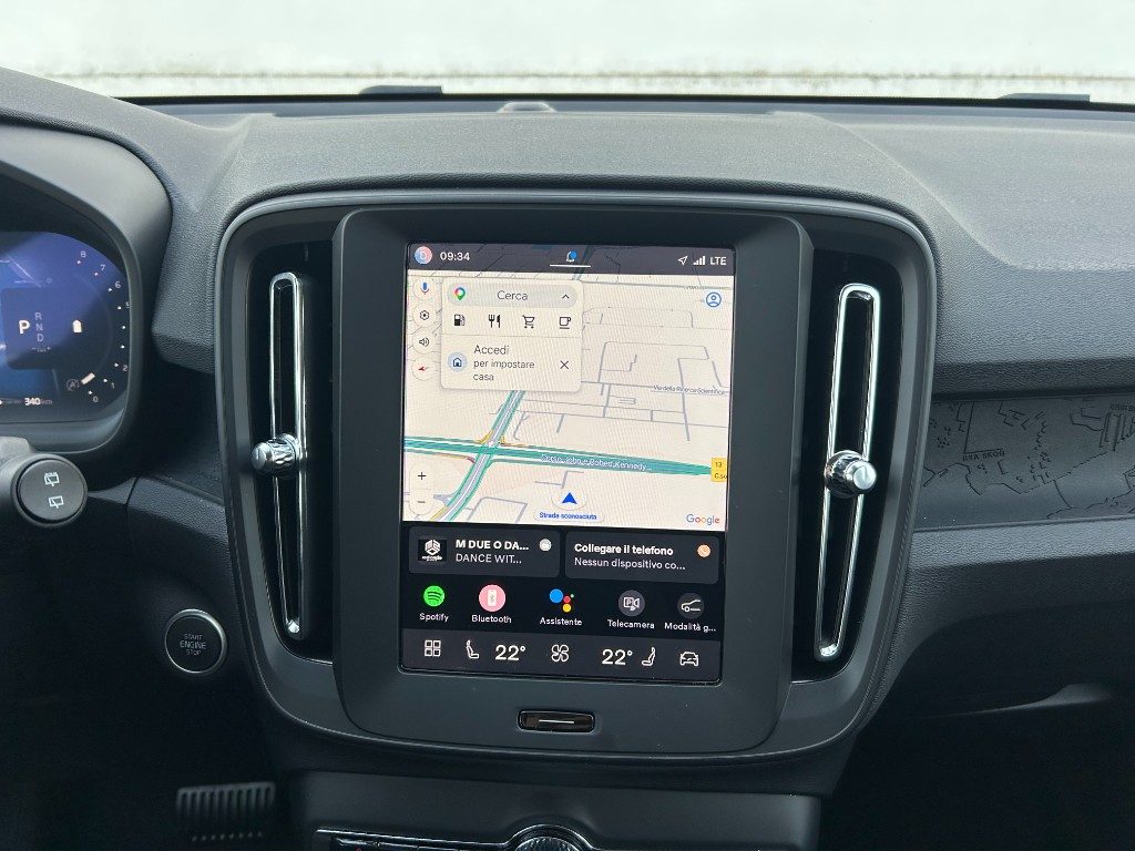 VOLVO XC40 B3 automatico Essential - Grid Foto 12