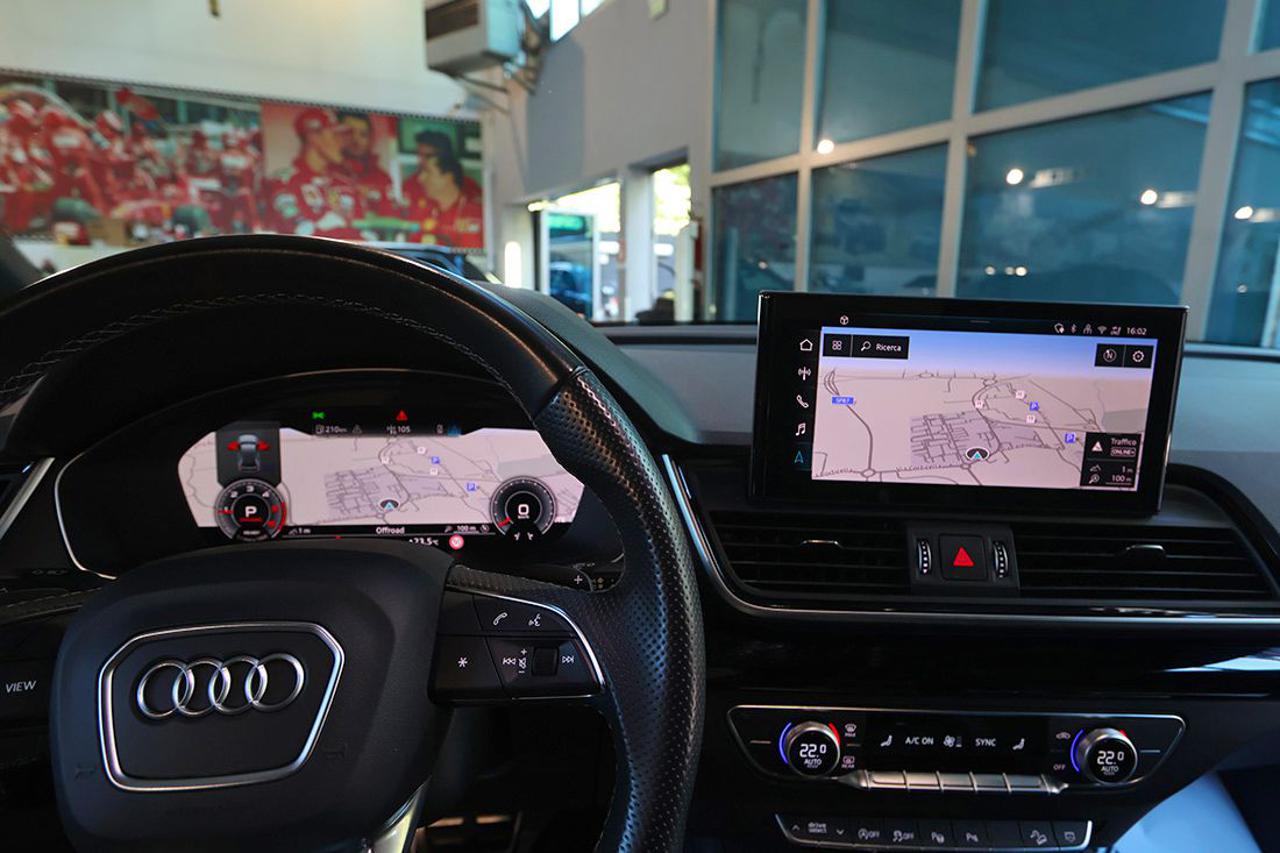 AUDI Q5 40 TDI Sportback Quattro S-Tronic Identity Black - 40