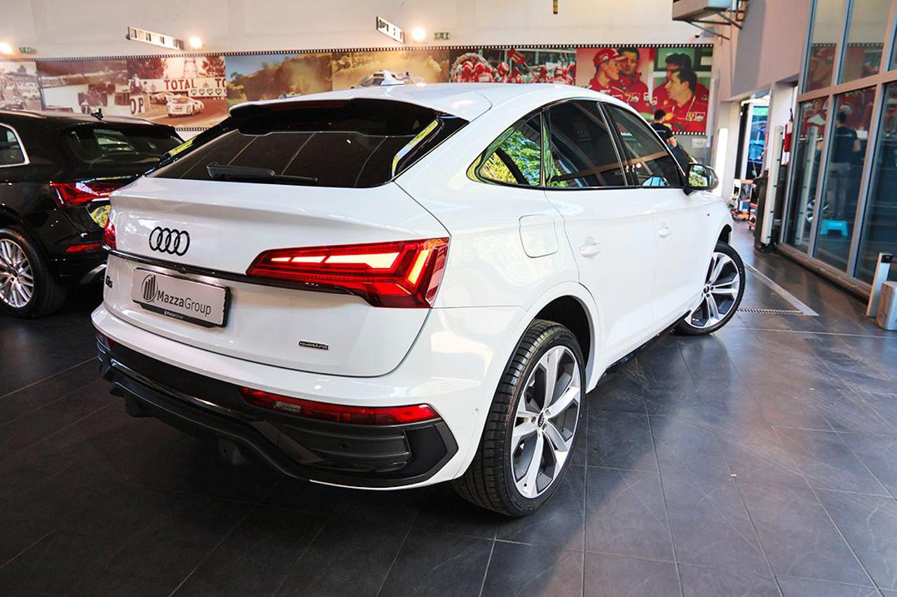 AUDI Q5 40 TDI Sportback Quattro S-Tronic Identity Black - 9