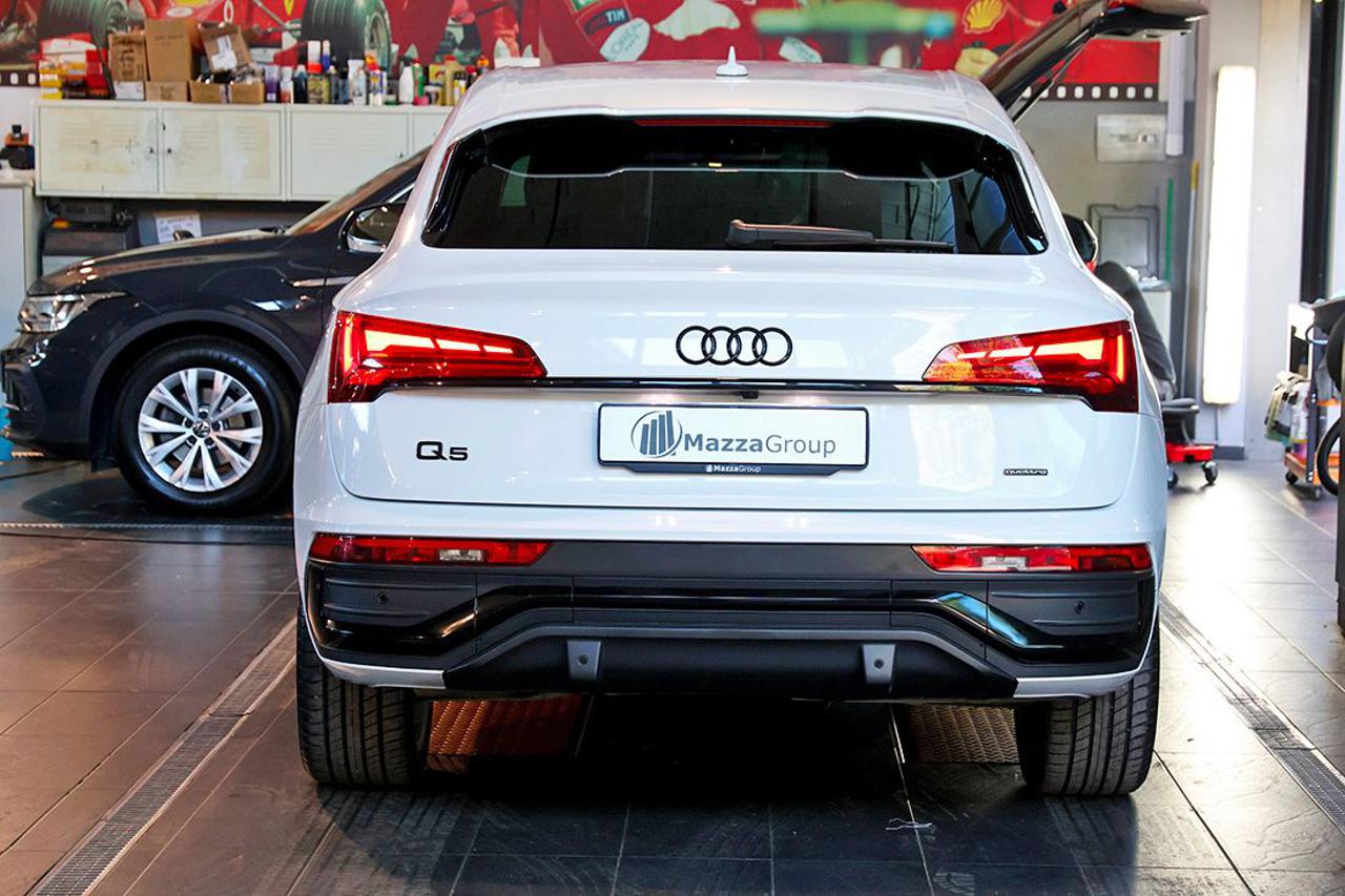 AUDI Q5 40 TDI Sportback Quattro S-Tronic Identity Black - 4