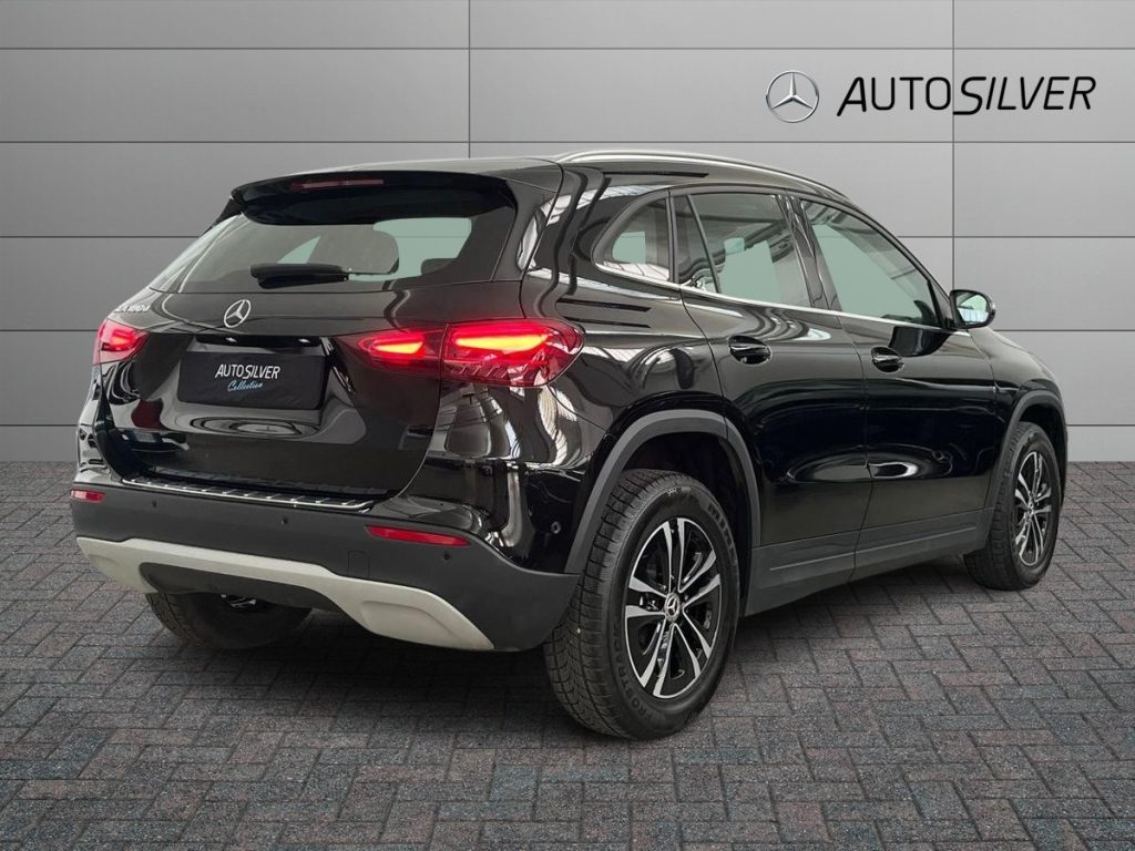 MERCEDES-BENZ GLA 180 d Automatic Advanced auto - 2