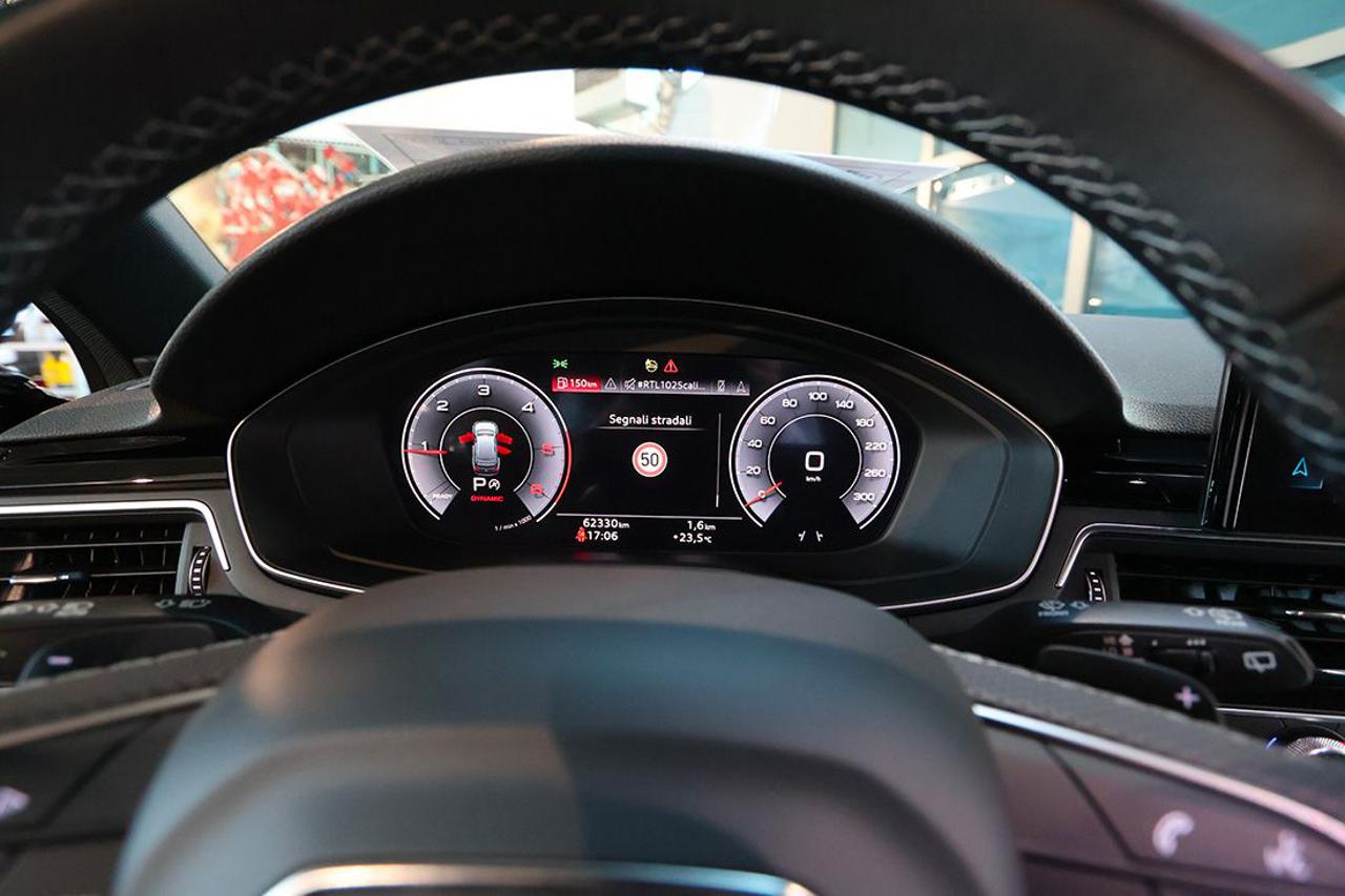 AUDI A4 35 TDI Avant S-Tronic S-Line - 32