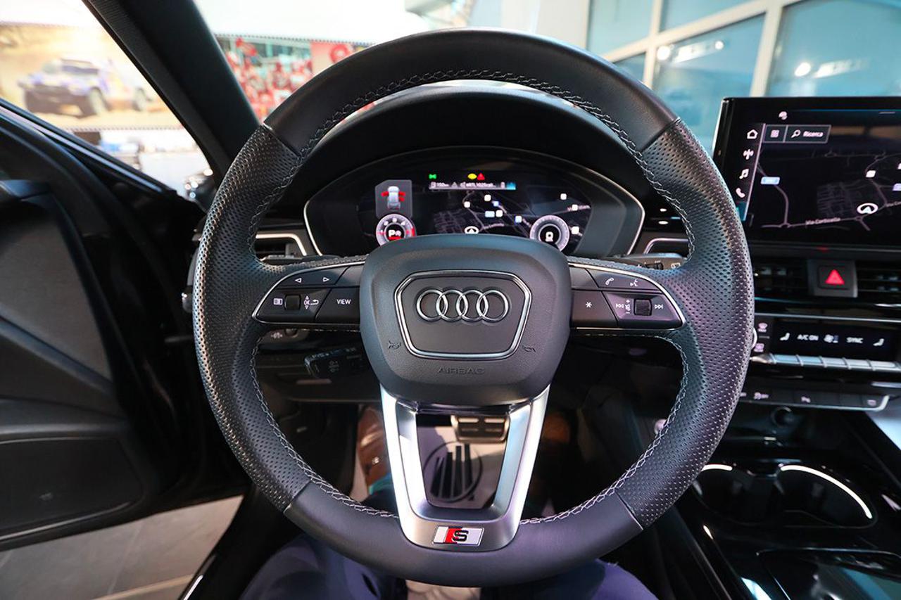 AUDI A4 35 TDI Avant S-Tronic S-Line - 21