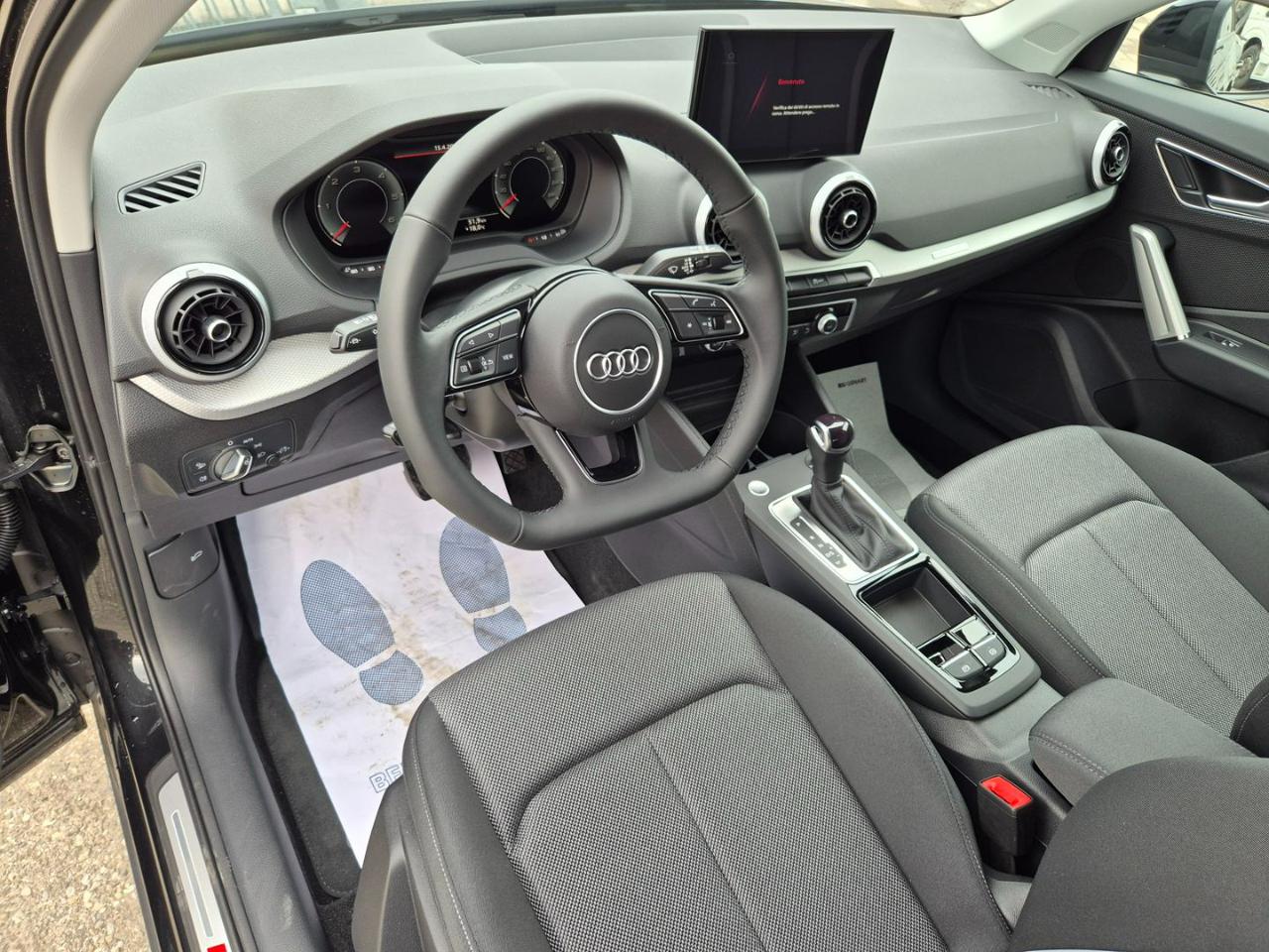 AUDI Q2 35 TDI quattro S tronic S line Edition - 10