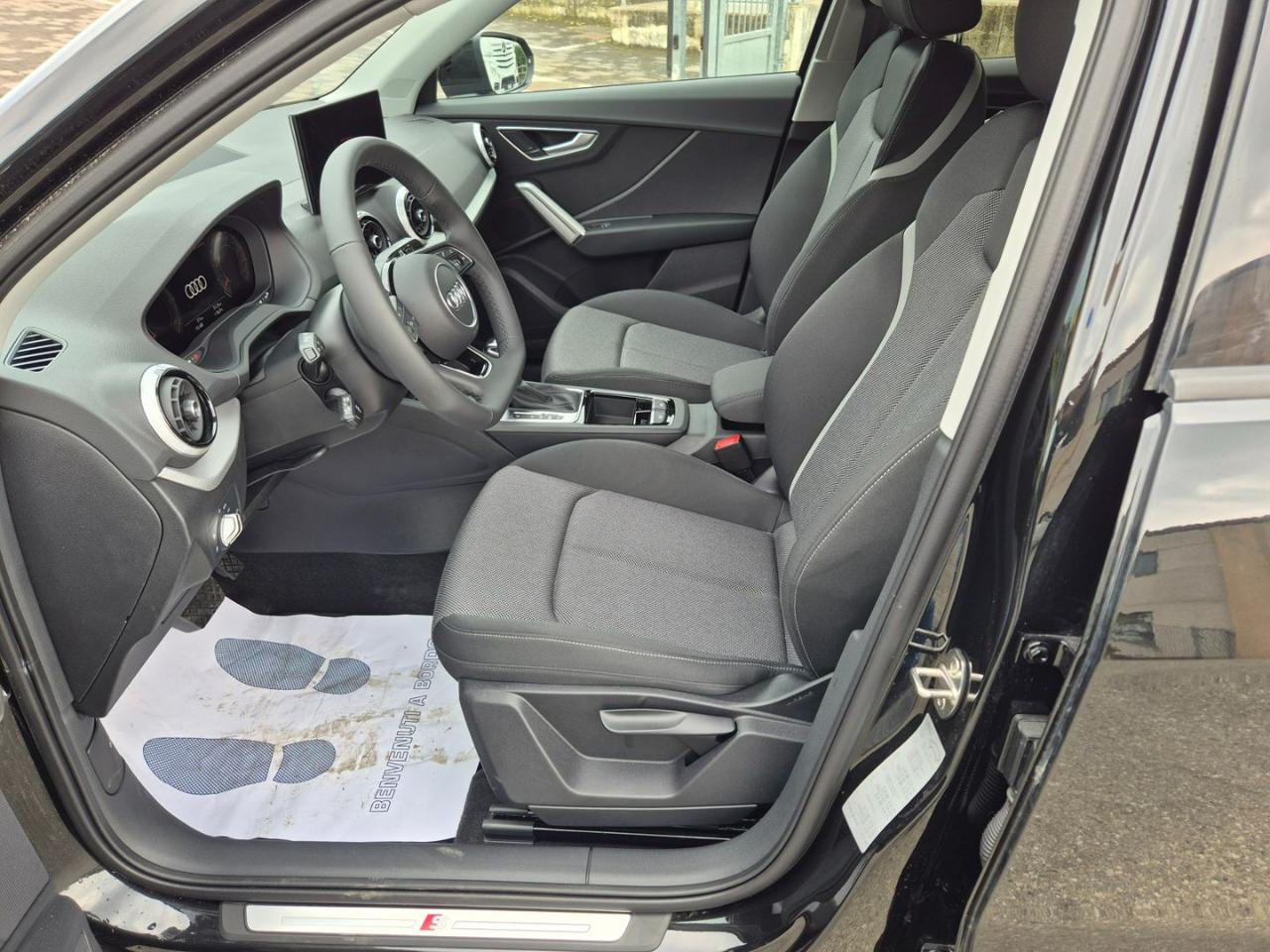 AUDI Q2 35 TDI quattro S tronic S line Edition - 9