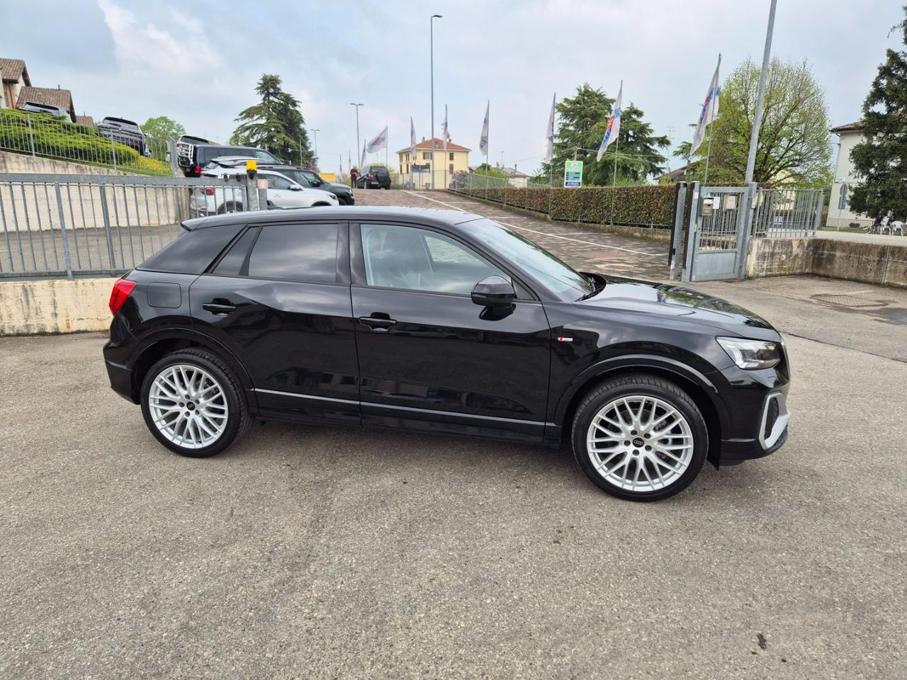 AUDI Q2 35 TDI quattro S tronic S line Edition - 6