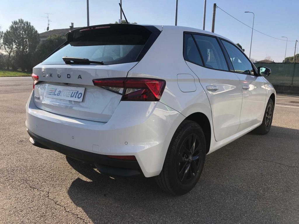 SKODA Fabia 1.0 TSI 95 CV Young Edition - 4