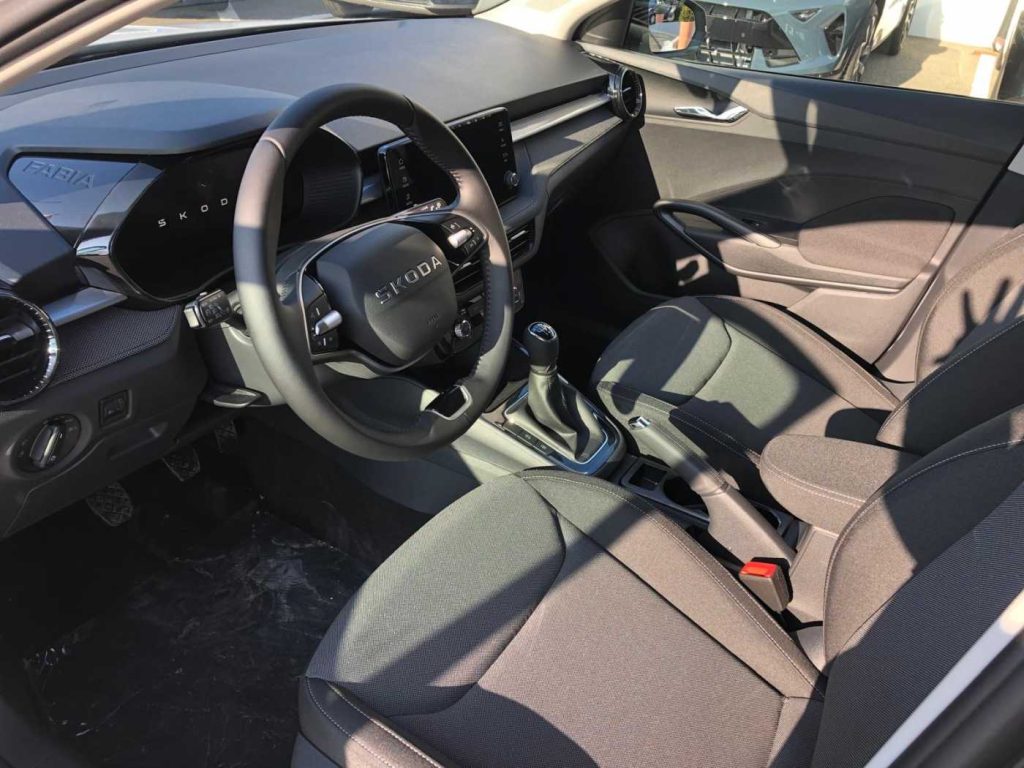 SKODA Fabia 1.0 TSI 95 CV Young Edition - 8