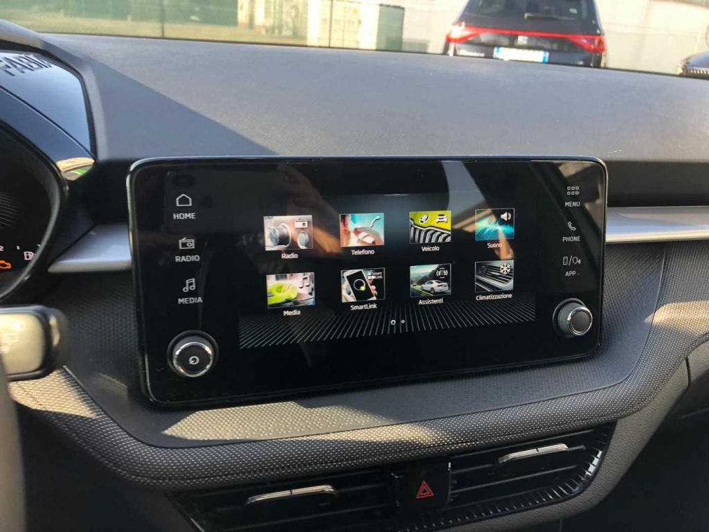 SKODA Fabia 1.0 TSI 95 CV Young Edition - 10