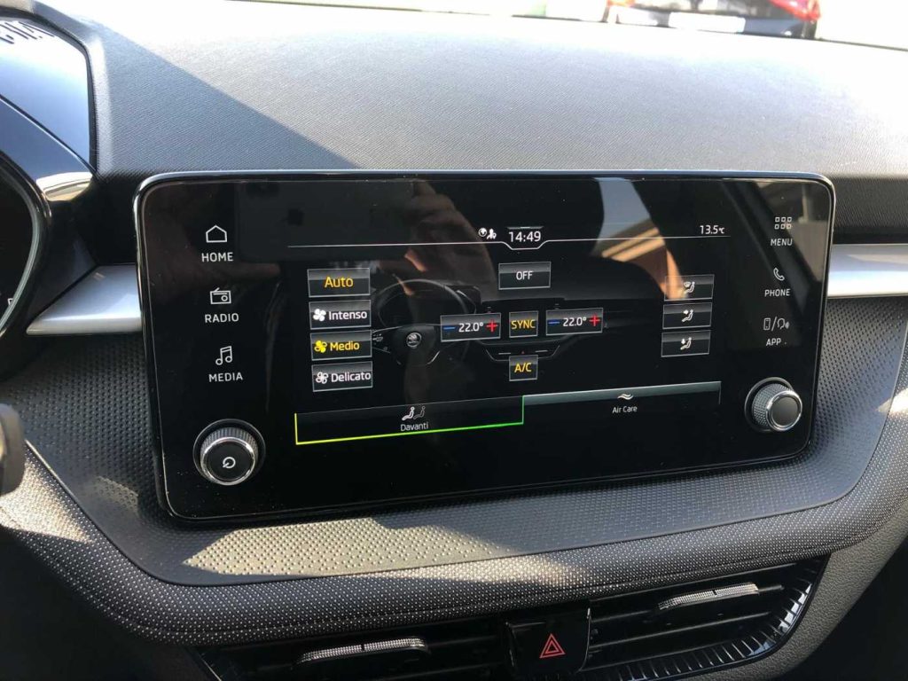 SKODA Fabia 1.0 TSI 95 CV Young Edition - 11