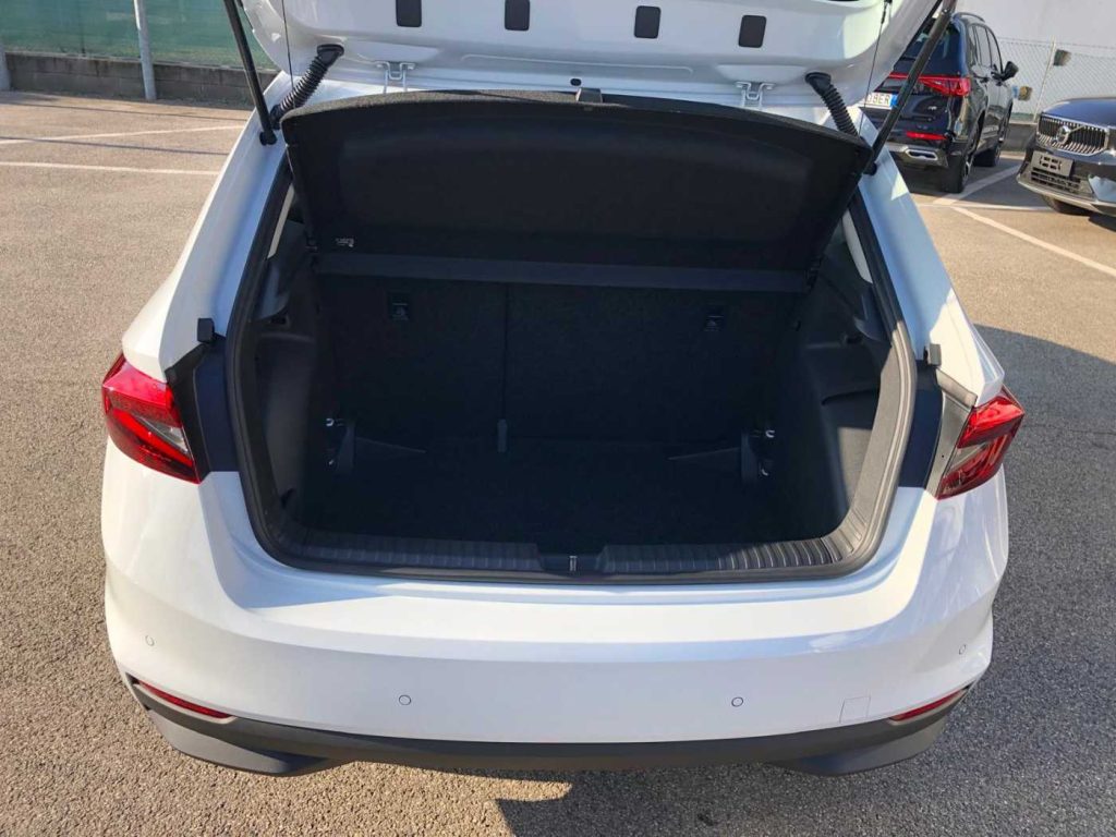 SKODA Fabia 1.0 TSI 95 CV Young Edition - 14