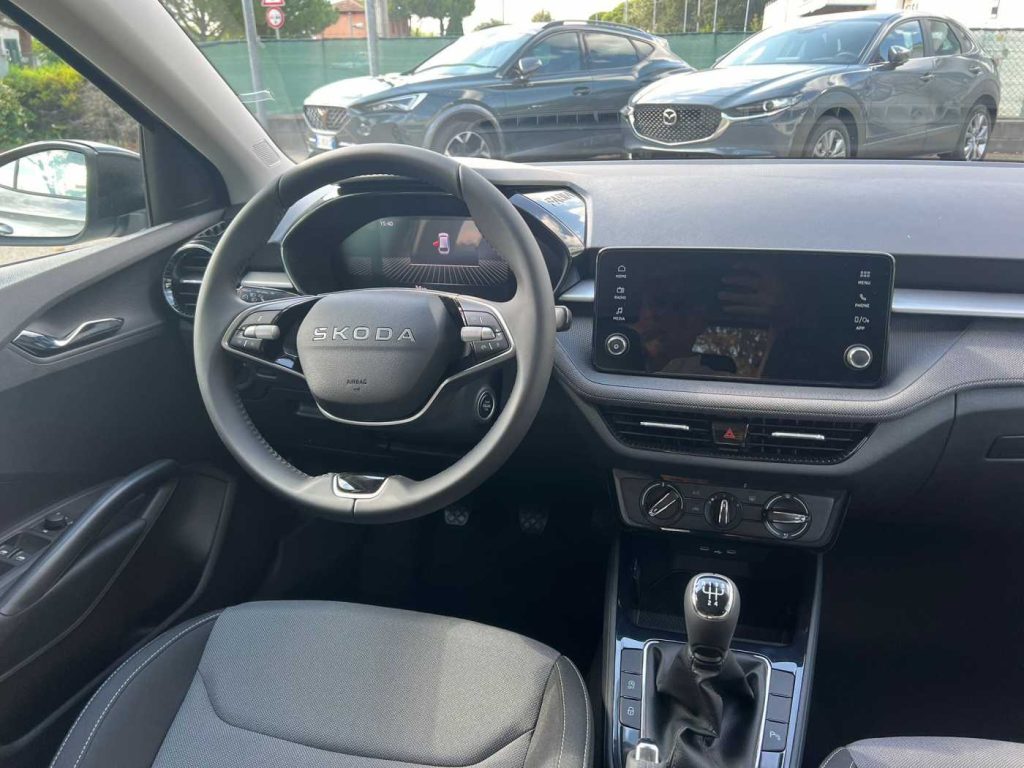 SKODA Fabia 1.0 TSI 95 CV Young Edition - 10