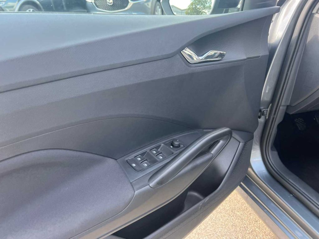 SKODA Fabia 1.0 TSI 95 CV Young Edition - 12