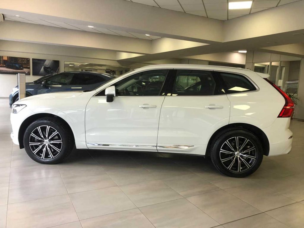 VOLVO XC60 B4 (d) AWD Geartronic Inscription - 3