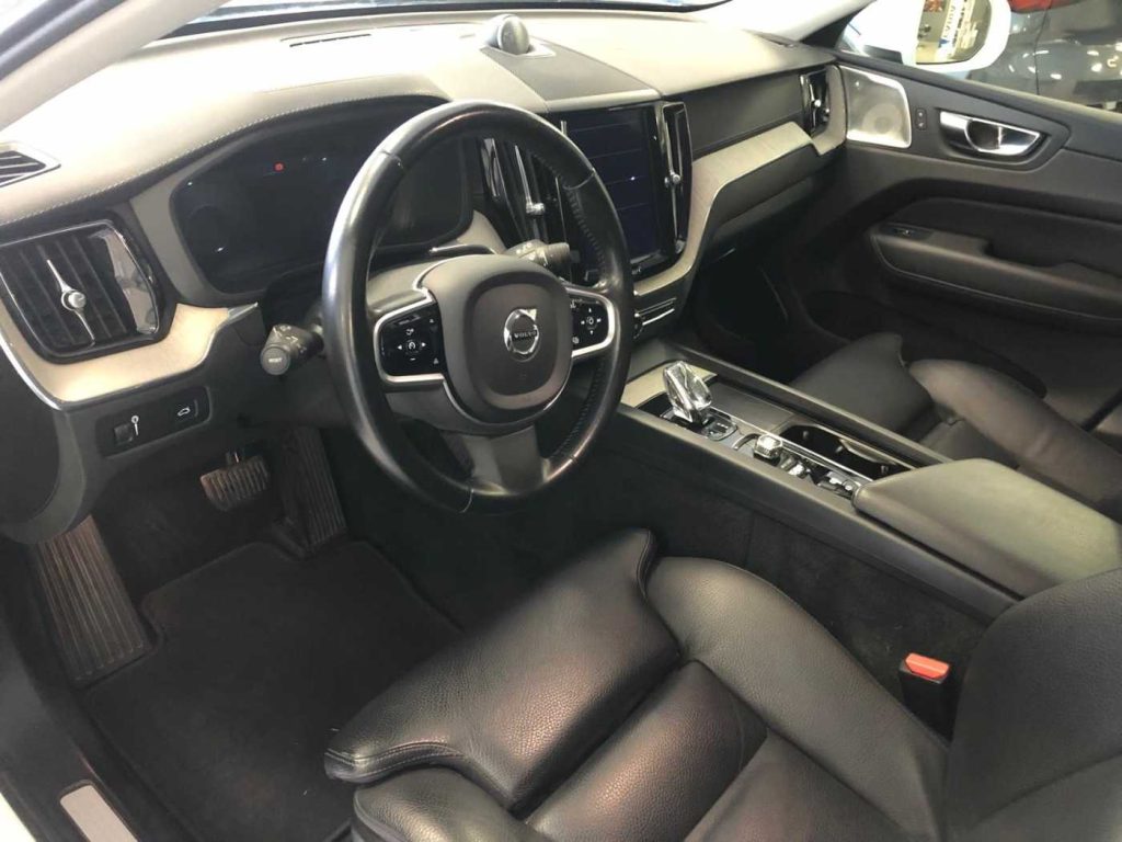 VOLVO XC60 B4 (d) AWD Geartronic Inscription - 8