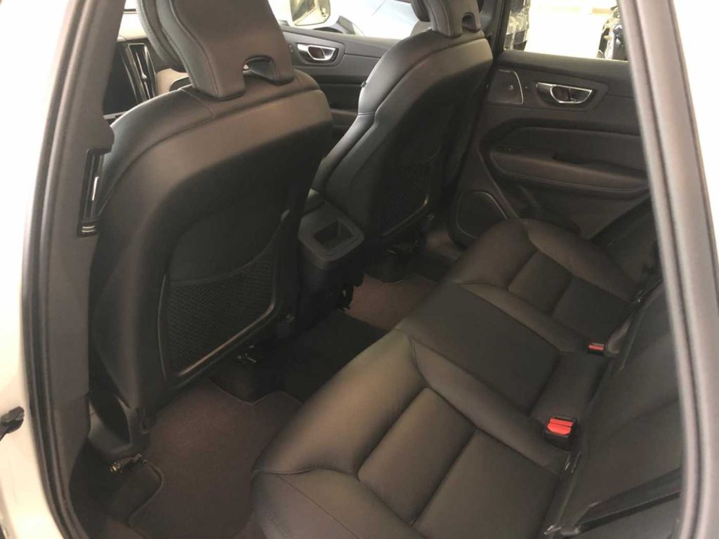 VOLVO XC60 B4 (d) AWD Geartronic Inscription - 9