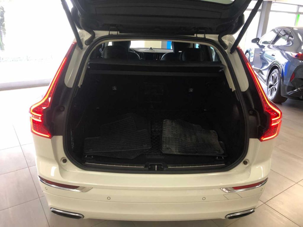 VOLVO XC60 B4 (d) AWD Geartronic Inscription - 14