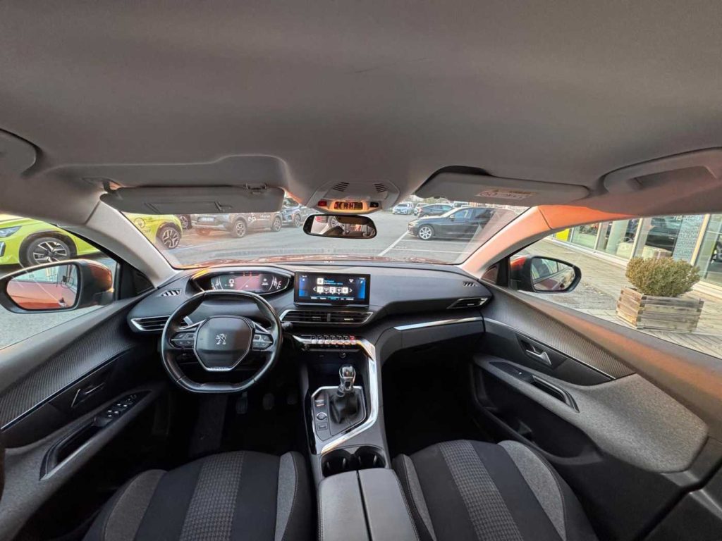 PEUGEOT 5008 BlueHDi 130 S&S Active - 11