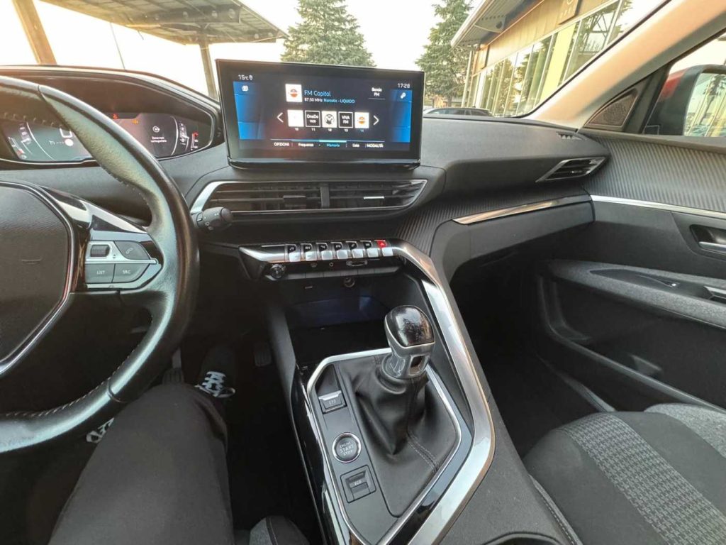 PEUGEOT 5008 BlueHDi 130 S&S Active - 12