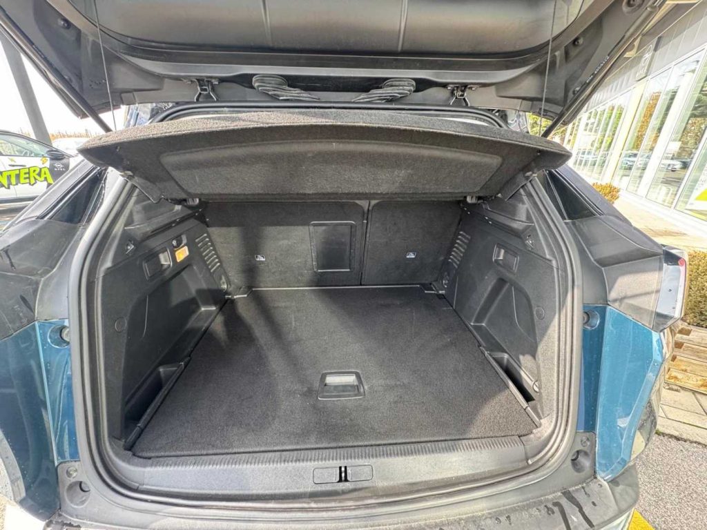 PEUGEOT 3008 BlueHDi 130 S&S EAT8 Allure - 10